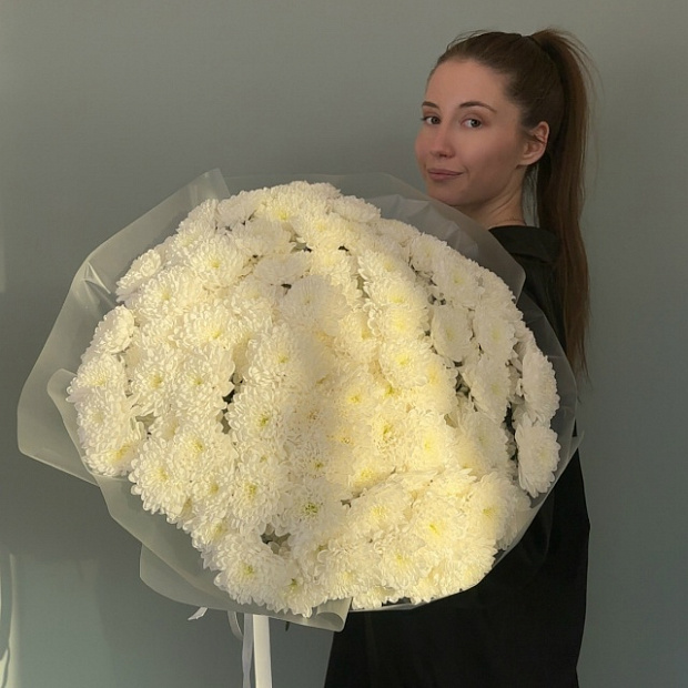Букет из 25 белых кустовых хризантем  3
