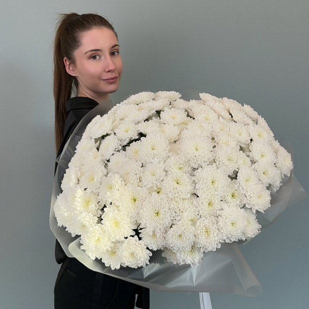 Букет из 25 белых кустовых хризантем  4